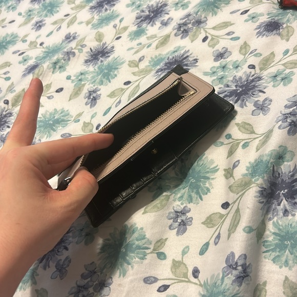 Kate spade wallet - Picture 4 of 9